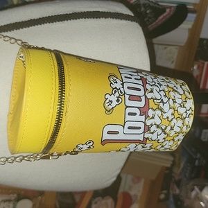 Popcorn zipper purse